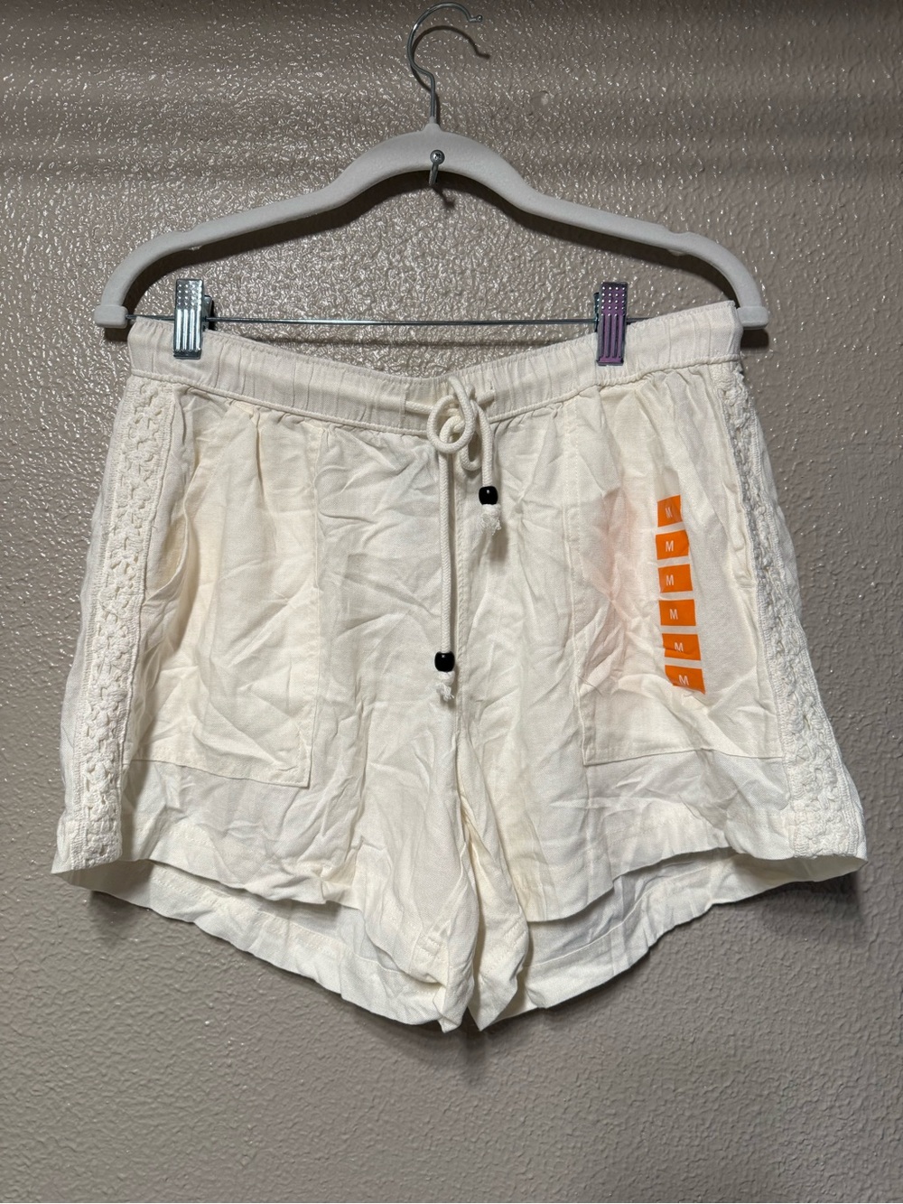 Casual Cream Drawstring Women's Shorts with Lace Trim